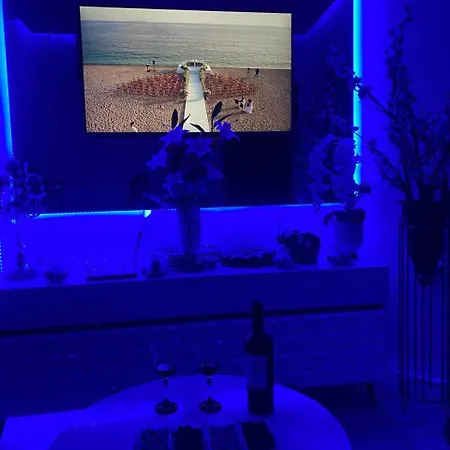 Almar House Daire Avlonya